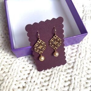 Earrings Fresh water pearls 14K Gold Filled Brass